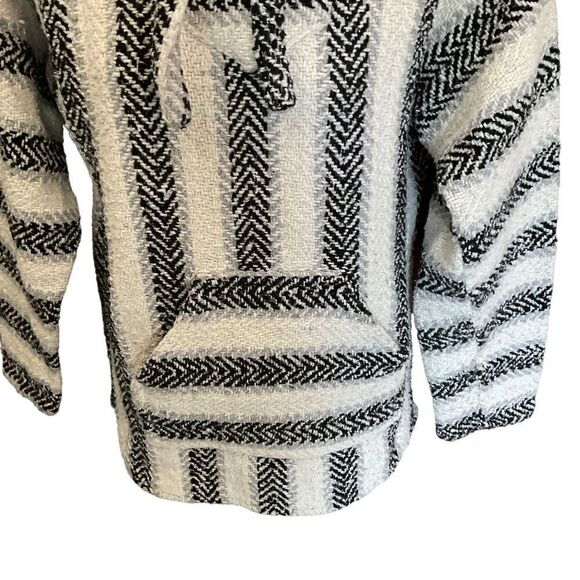 Earth Ragz Hoodie Unisex Black White Striped Baja Pullover Size Medium - Picture 2 of 12